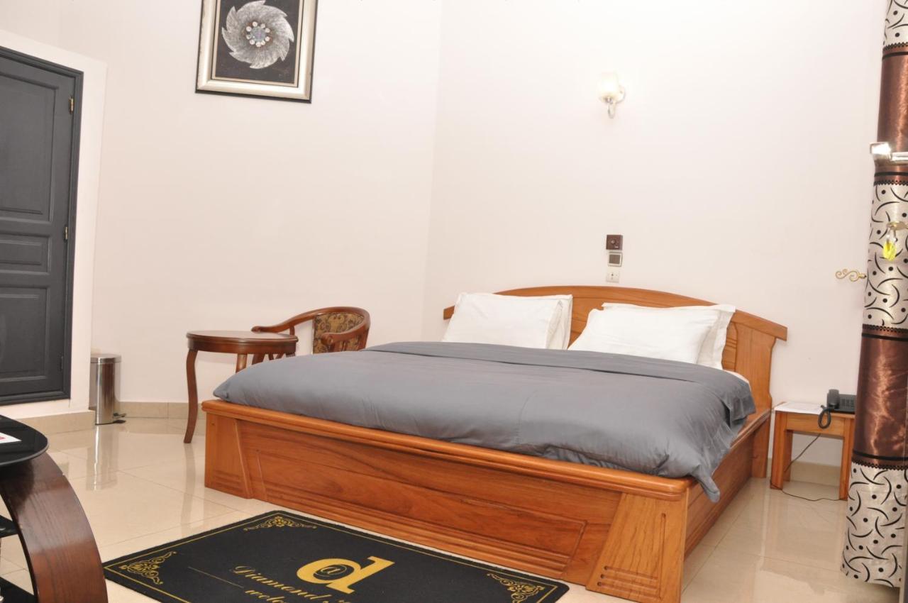 Diamond Hotel Котону Экстерьер фото